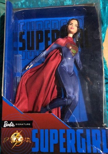 Barbie Signature Supergirl Flash (Usado)