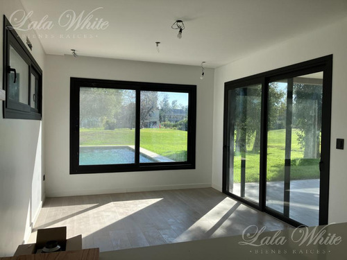 Casa En Venta En Saint Thomas Este Canning
