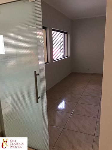 Imagem 9 de 19 de Casa Disponível Para Venda: Possui Dois Quartos, Um Banheiro, Sala, Cozinha E Garagem. A Edícula Possui Um Quarto, Um Banheiro, Cozinha E Quintal. - Ca00355 - 70750500