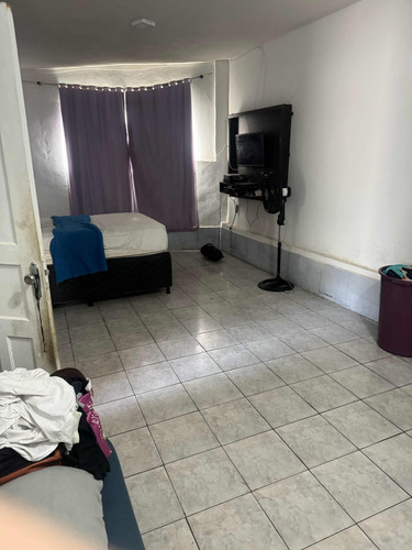 Lote Com Quatro Casas