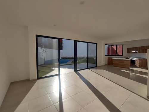 Casa Nueva En Venta En Lomas Tetela, Cuernavaca Morelos.