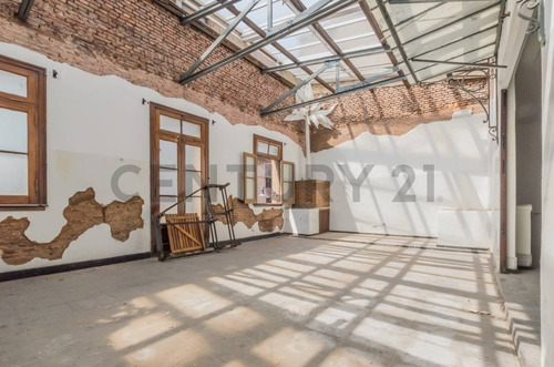 Excepcional Y Unica Propiedad Comercial En La Mejor Zona De San Telmo!!
