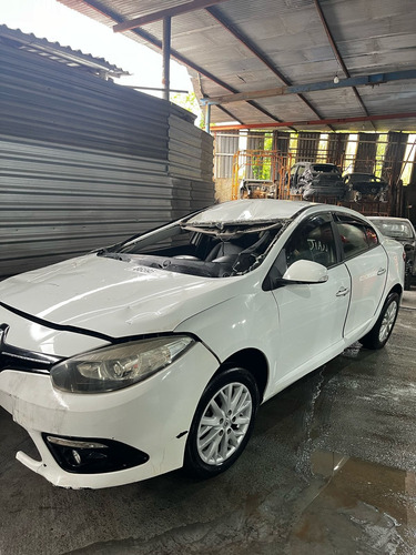 (8) Sucata Renault Fluence 2.0 Manual 2015 (retirada Peças)