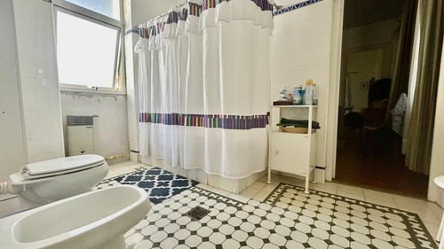 Casa En Venta, 6 Dormitorios, 5 Baños, Pileta, 4 Hectáreas. Tanti