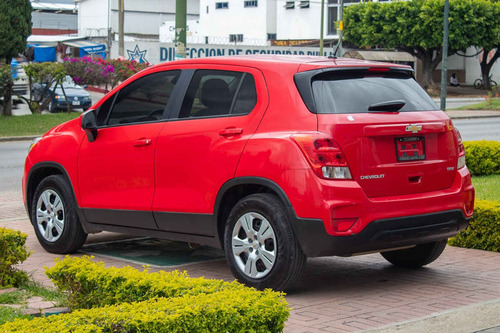 Imagen 3 de 15 de Chevrolet Trax 2018 5p Ls L4/1.8 Man