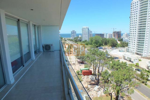 Imagen 19 de 30 de Be Punta Piso Alto Al Frente