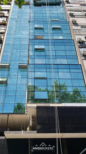 Imagen 18 de 24 de Venta De Apartamento 1 Dormitorio En Centro (montevideo) | Piso 10 | Proximo A 18 De Julio | A Estrenar