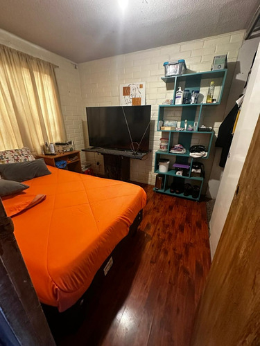 Casa En Venta En Los Ministros, Barrio Las Rosas. Maipú
