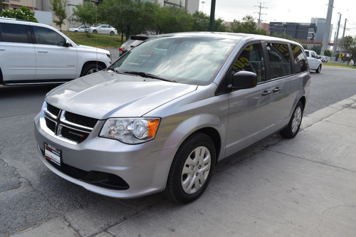Imagen 3 de 13 de Dodge Grand Caravan Se 2019