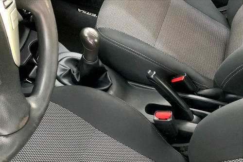 Imagen 17 de 25 de Nissan Versa 4 Pts Advance, Tm5, A/ac, Ve, F Niebla, Ra-15
