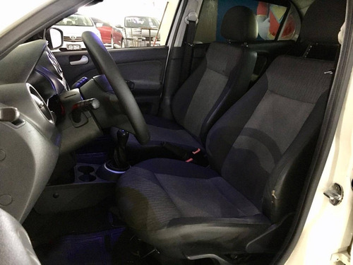 Volkswagen Voyage 1.0 Mi City 8v Flex 4p Manual