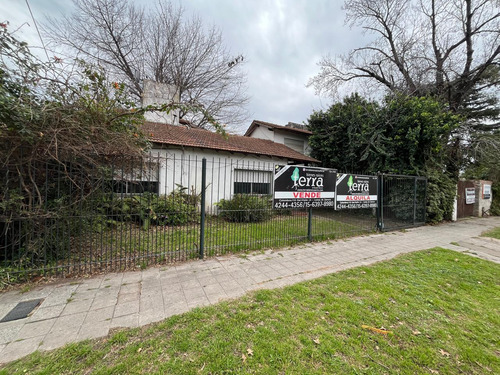Casa Sobre Amplio Lote