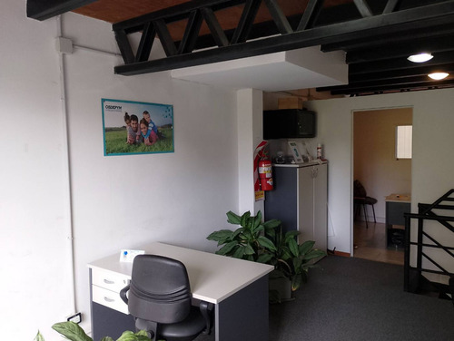 Local Comercial + Depto + Garage. Oportunidad!