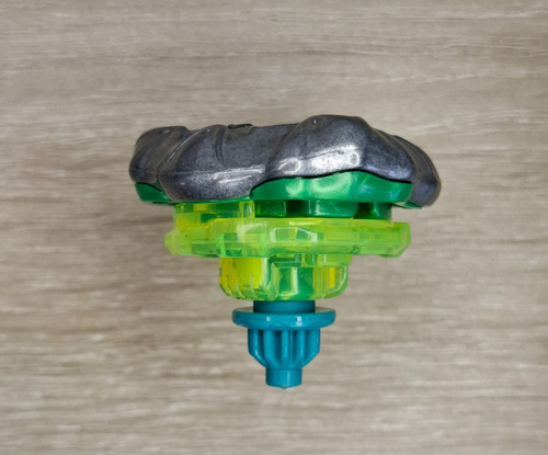 Beyblade X Knight Mail 3-86 Bound Spike Verde
