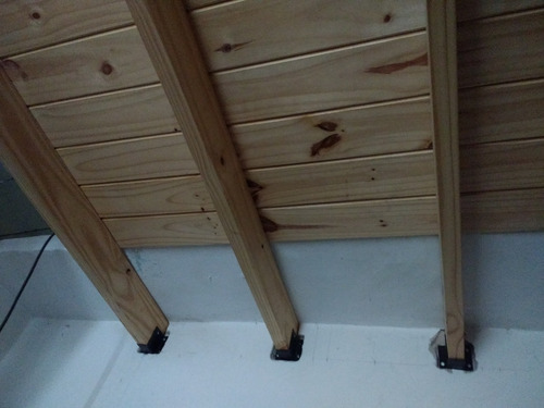 Imagen 2 de 6 de Entrepiso De Madera Con Columnas