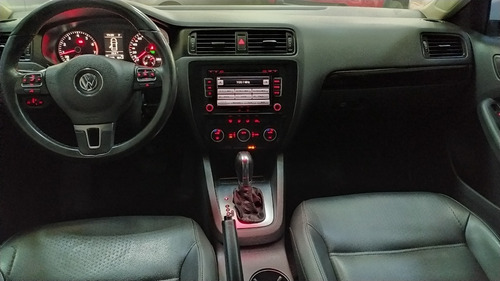 Imagen 10 de 14 de Volkswagen Vento Luxury Tiptronic 2014
