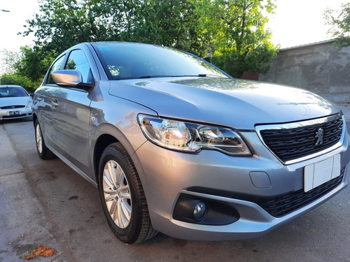 Imagen 4 de 15 de Peugeot 301 2017 1.6 Allure