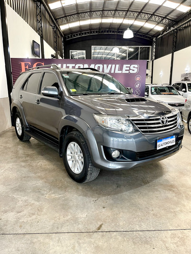 Toyota Hilux SW4 3.0 Srv Cuero I 171cv 4x4 5at