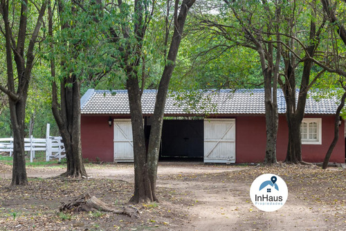 Casa De Categoría A Pocas Cuadras Del Centro De Villa General Belgrano