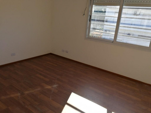 Depto En Duplex. 2 Amb. C/coch. Cub - Venta