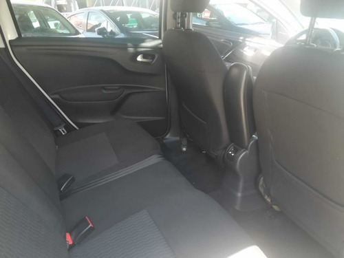 Imagen 9 de 12 de Peugeot 301 2018 1.6 Allure Hdi Diesel Mt