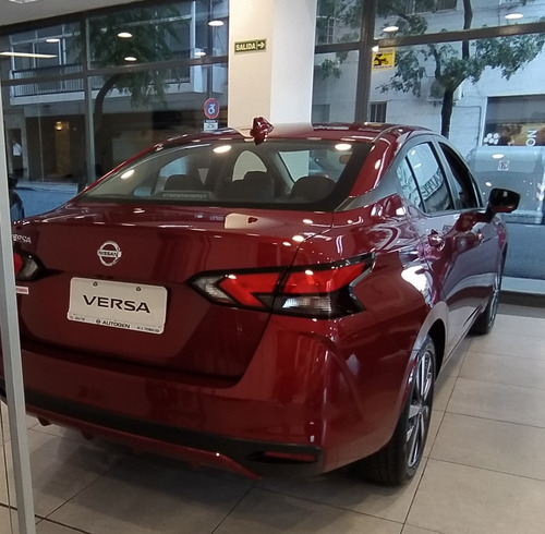 Imagen 23 de 25 de Nissan Versa Exclusive (c)