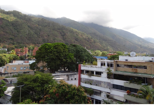 Apartamento En Venta En La Alta Florida 56mts2/1h/1b/1e + 3 Cuartos Hobby 45mts2. Mem
