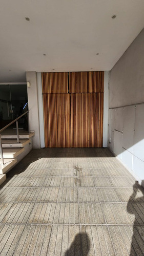 Cochera En Edificio Portales