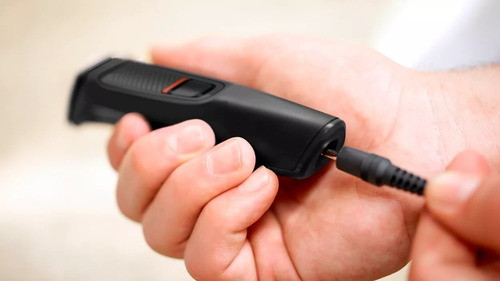Imagen 6 de 10 de Recorta Barba Y Pelo Philips Multigroom Mg3711 6en1 Backup
