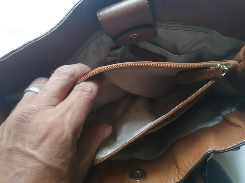 Imagen 8 de 10 de Bolso D Dama M K Marrón En Piel Creo 3 Compartimentos