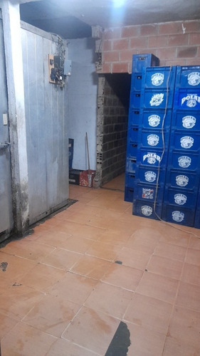 Imagen 3 de 17 de Hotel Licoreria Tasca Abasto Carniceria Todo En Uno.