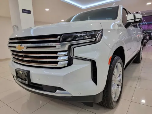 Chevrolet Suburban 5.3 High Country 4X4 At