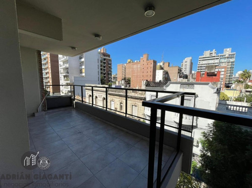Excelente Departamento De Categoría A Metros De Bv Oroño 3 Dormitorios