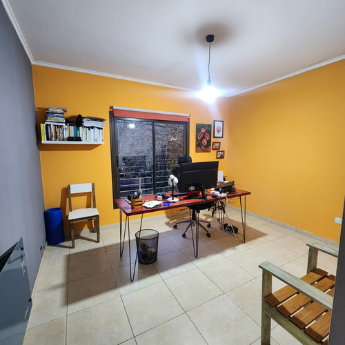 Hermosa Casa De 3 Dormitorios Ubicada En Un Entorno Natural