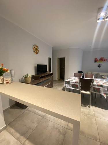 Imagen 2 de 24 de Departamento De Dos Dormitorios Centrico Con Cochera Y Pileta