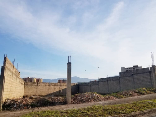 Imagen 3 de 15 de Terreno En Venta Urb. Jardin Mañongo