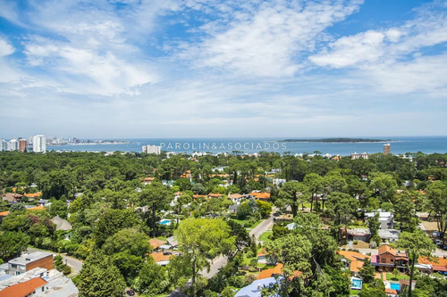 Hermoso Apartamento En Venta En Torre Bellagio, Punta Del Este.