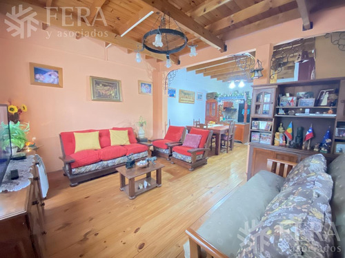 Imagen 3 de 15 de Venta De Casa De 3 Ambientes Con Cochera Y Patio En Wilde (28487)