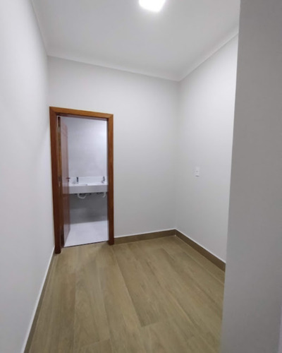 Imagem 10 de 21 de Vende-se Casa Térreo De Alto Padrão, Projeto Moderno Em Condomínio Fechado Com Toda A Infraestrutura. - Ca05125 - 70551126