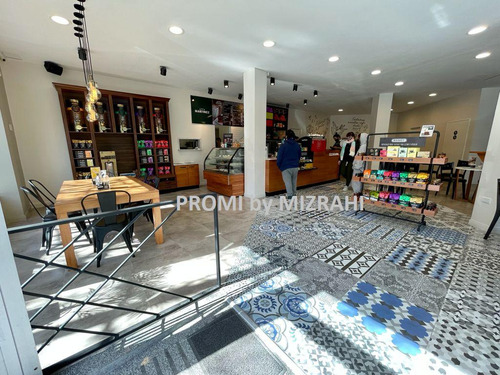 Venta Local En Paternal - Cuadra Altamente Transitada Con Excelente Renta