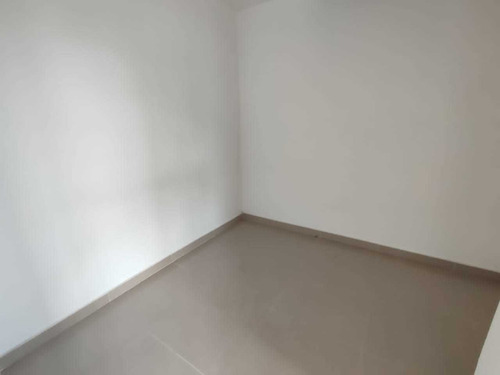 Imagen 8 de 15 de As En Venta Casa Casi Terminada En Solar De La Castellana As