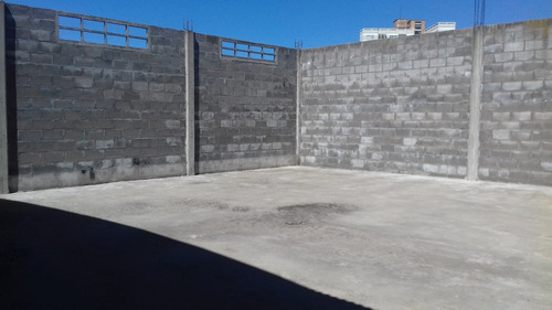 Imagen 4 de 8 de Galpón En 3 Plantas