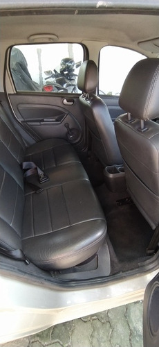 Imagem 3 de 5 de Ford Fiesta Fiesta 1.6 8v Flex
