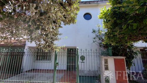 Venta Casa De 4 Ambientes Con Cochera En Quilmes