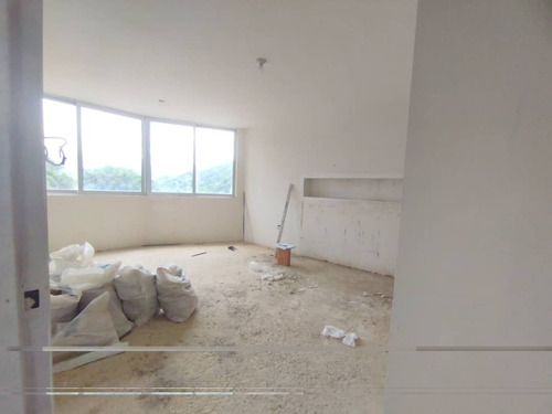 V.larez Vende Urb. Residencial Y Comercial La Roca Ii. En Colinas Del Rocio, La Entrada Naguanagua.