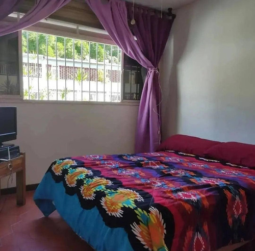 Venta Fabulosa Quinta En Urbanizacion Los Chorros Bv