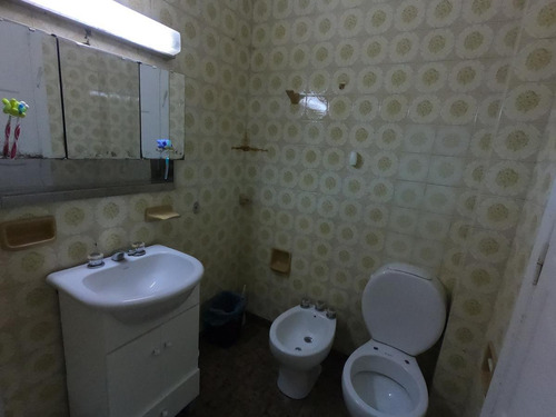 Imagen 4 de 11 de Casa Con Jardín Y Piscina - Parque Avellaneda