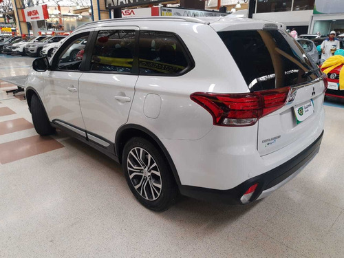 Imagem 3 de 12 de Mitsubishi Outlander 2017 2.0 L4 Cvt 5p **64 Mil Km**