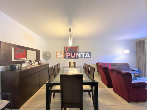 Imagen 3 de 15 de Punta Del Este, 2 Dormitorios Y 2 Baños, Cochera, Terraza Y Parrillero.