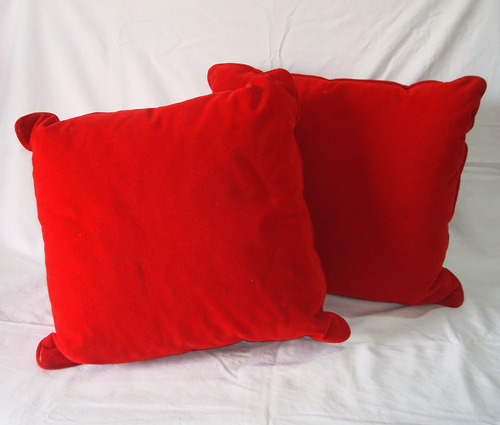 Juego De 2 Almohadones De Pana Con Rellenos Color Rojo